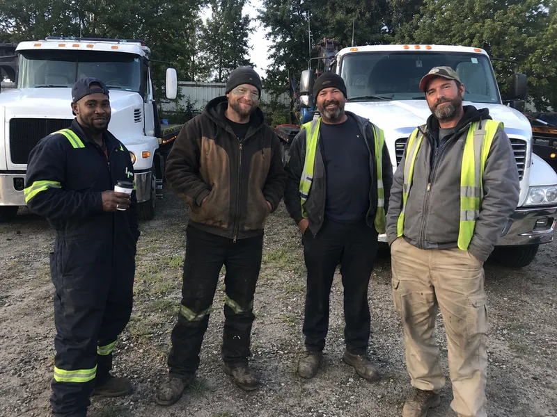 Emergency Tow Service Atlanta crew with flatbed tow truck